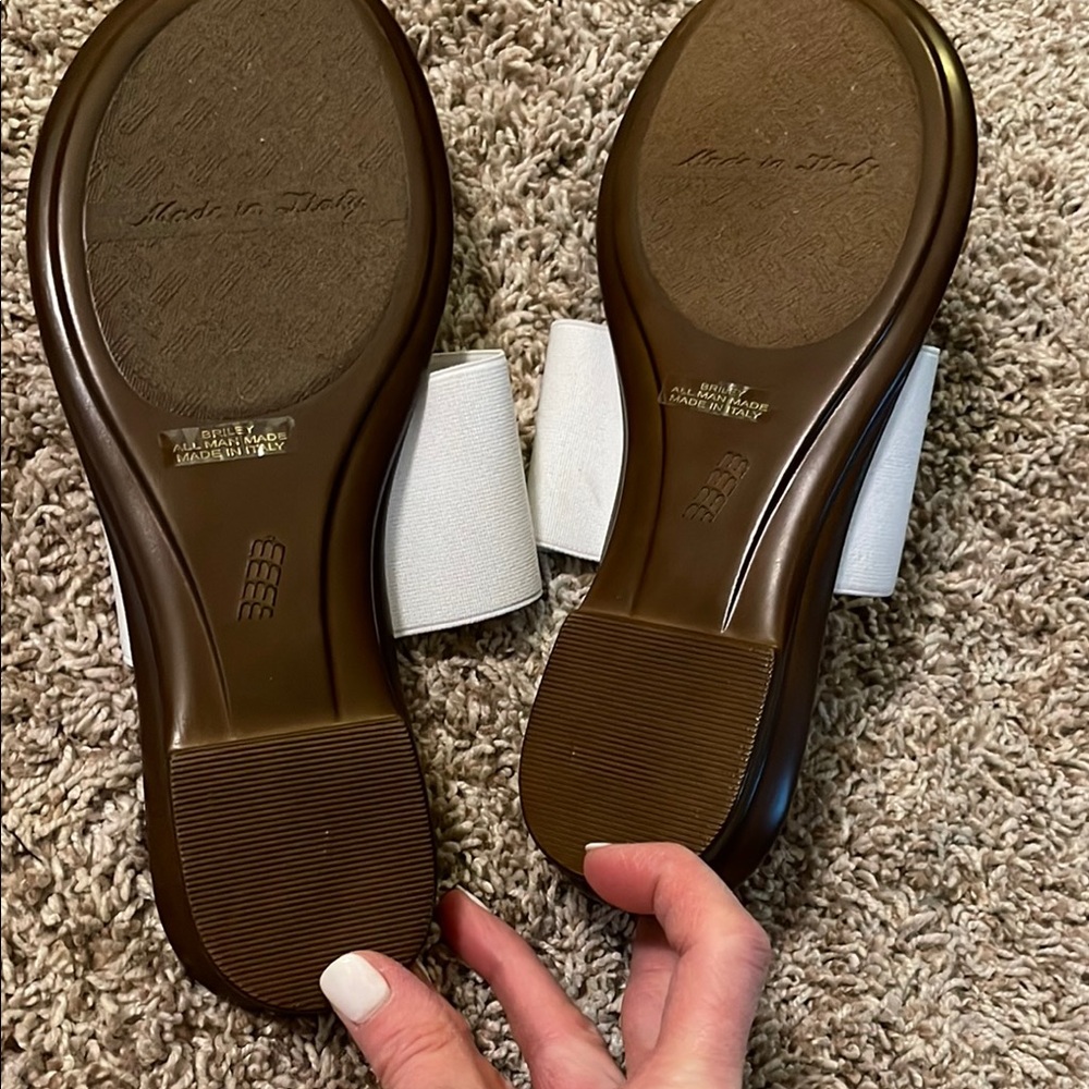 Italian Shoemakers Women's White and Brown Sandals - Picture 3 of 4